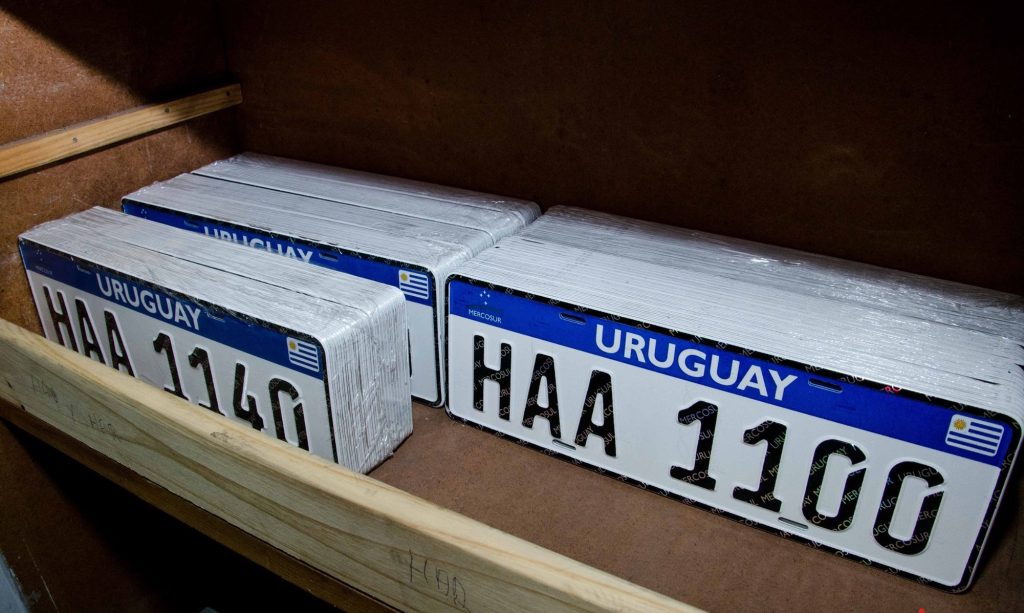 Chapas de matrícula vehicular asociadas al registro y patente de rodados en 2026