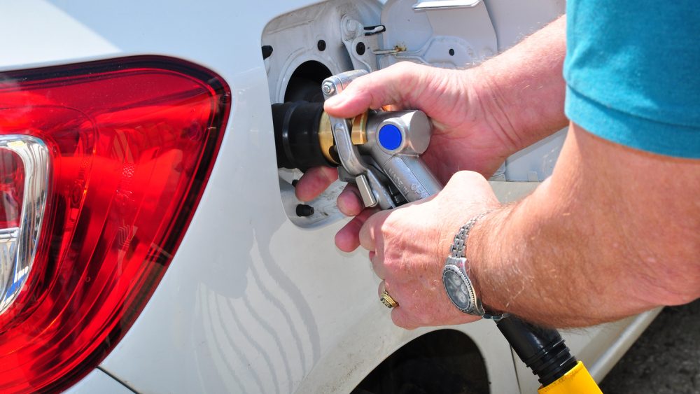 Auto a nafta, diésel, gas