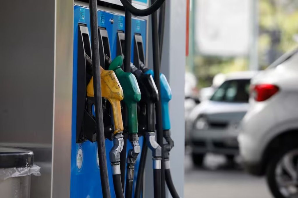 Auto a nafta, diésel, gas