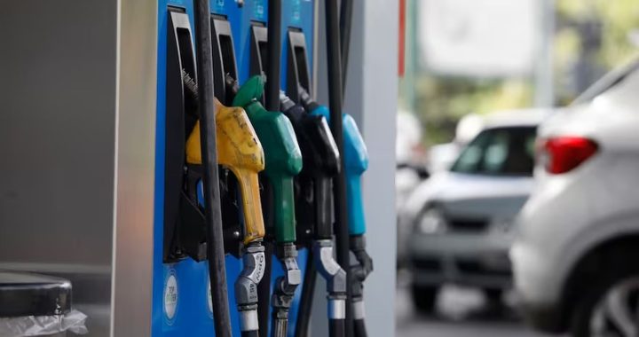 Auto a nafta, diésel, gas